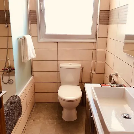 Retro-modern Luxury Flat In Agios Andreas Apartment