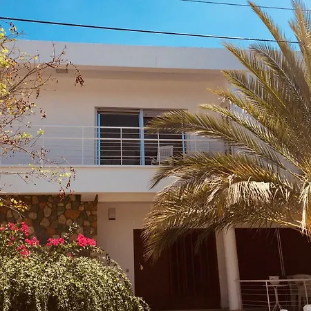 Retro-modern Luxury Flat In Agios Andreas *